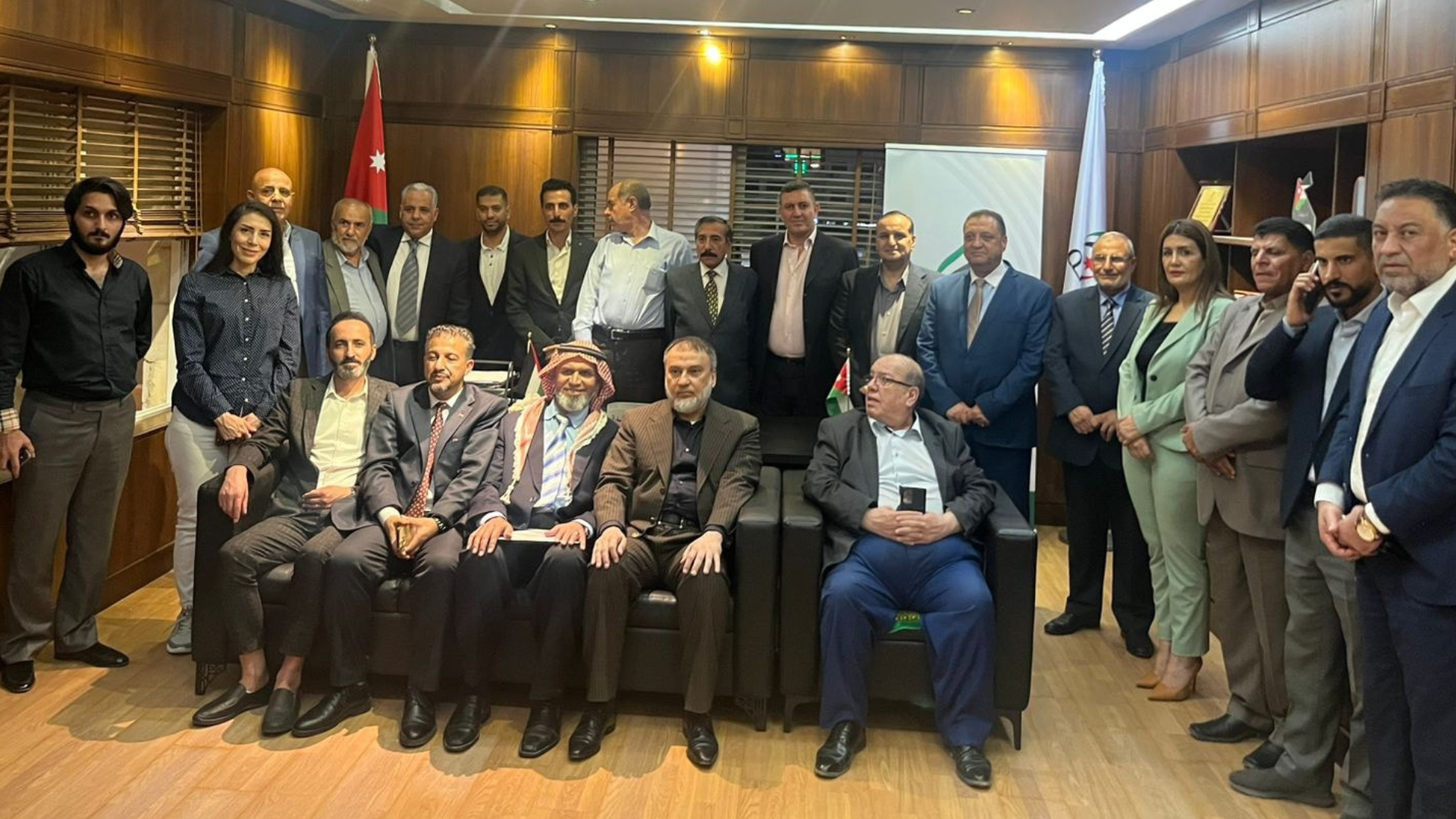 القيادات والأعضاء